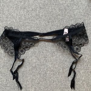 Victoria’s Secret Garter Belt